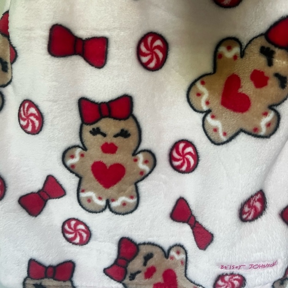 💋Betsey Johnson adorable super soft plush throw blanket NWT - Picture 8 of 8